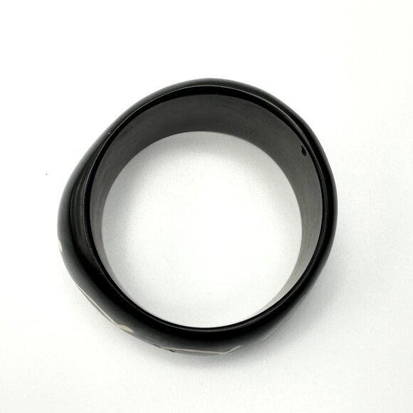 Vintage Black Asymmetrical Lucite Bangle Duo —  Both Size 8 1/4 — Vintage — EUC - Picture 4 of 12